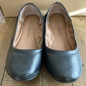 Lucky Brand Women’s 7 Emmie Ballet black flat